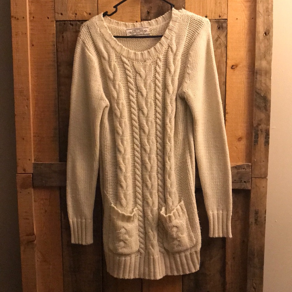 White cable knit sweater dress with pockets